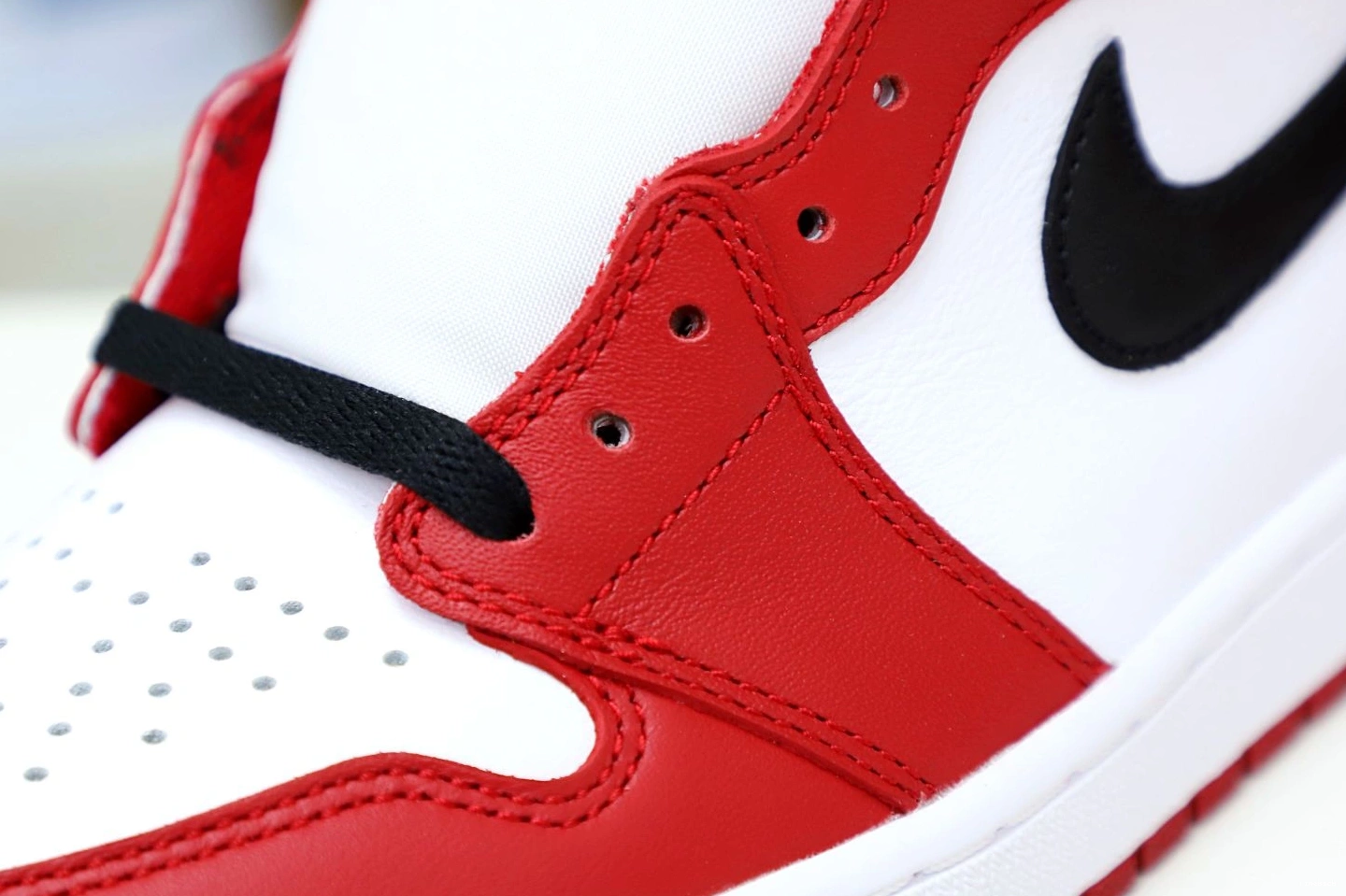 JORDAN HIGH 'CHICAGO' 2015 1 RETRO OG AIR 0902